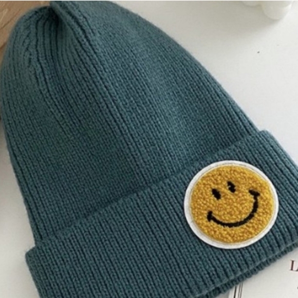 SMILEY BEANIE HAT. NEW. ASSORTED COLORS. - Picture 4 of 8